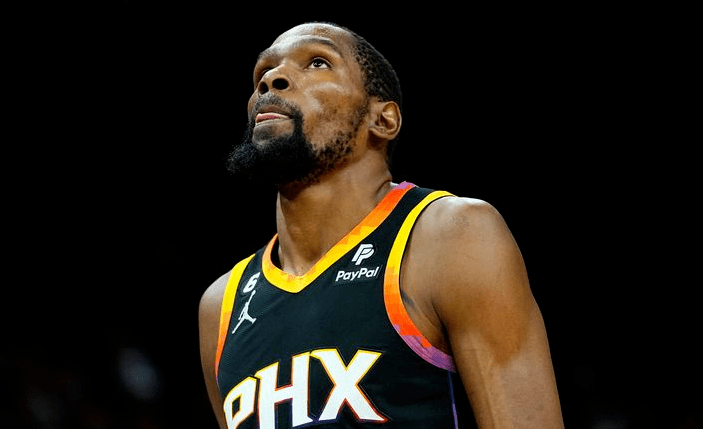 丹佛掘金训练开放日；今夜单刀错失引欢呼；欧超杯在即；身体对抗强度拉满的简单介绍