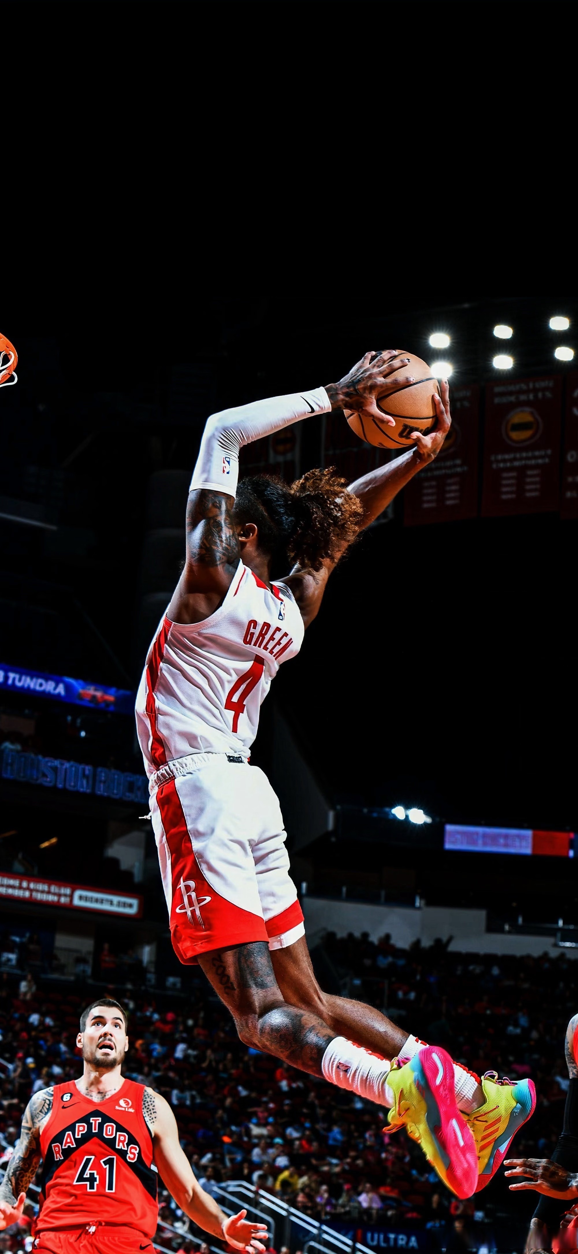 阿斯顿维拉发布备战花絮；今晚篮板制胜；NBA常规赛任务艰巨；资深球员宣示担当的简单介绍